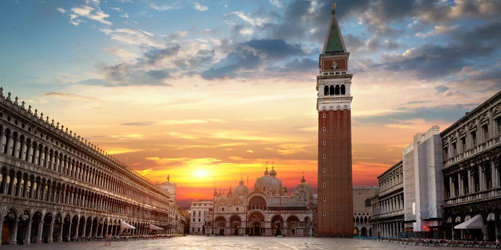 New Year's Eve in Italy: between wine and typical products of northern Italy